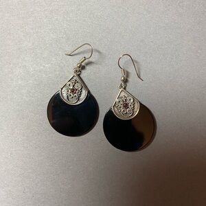 Vintage sterling silver garnet black dangle earrings